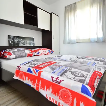 Sun Seeker-1 By Interhome